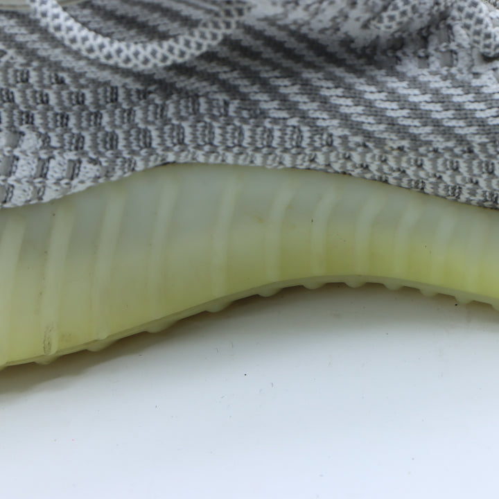 Yeezy 350 Bone Scarpa Bianca e Grigia Eur 44.5 Uomo