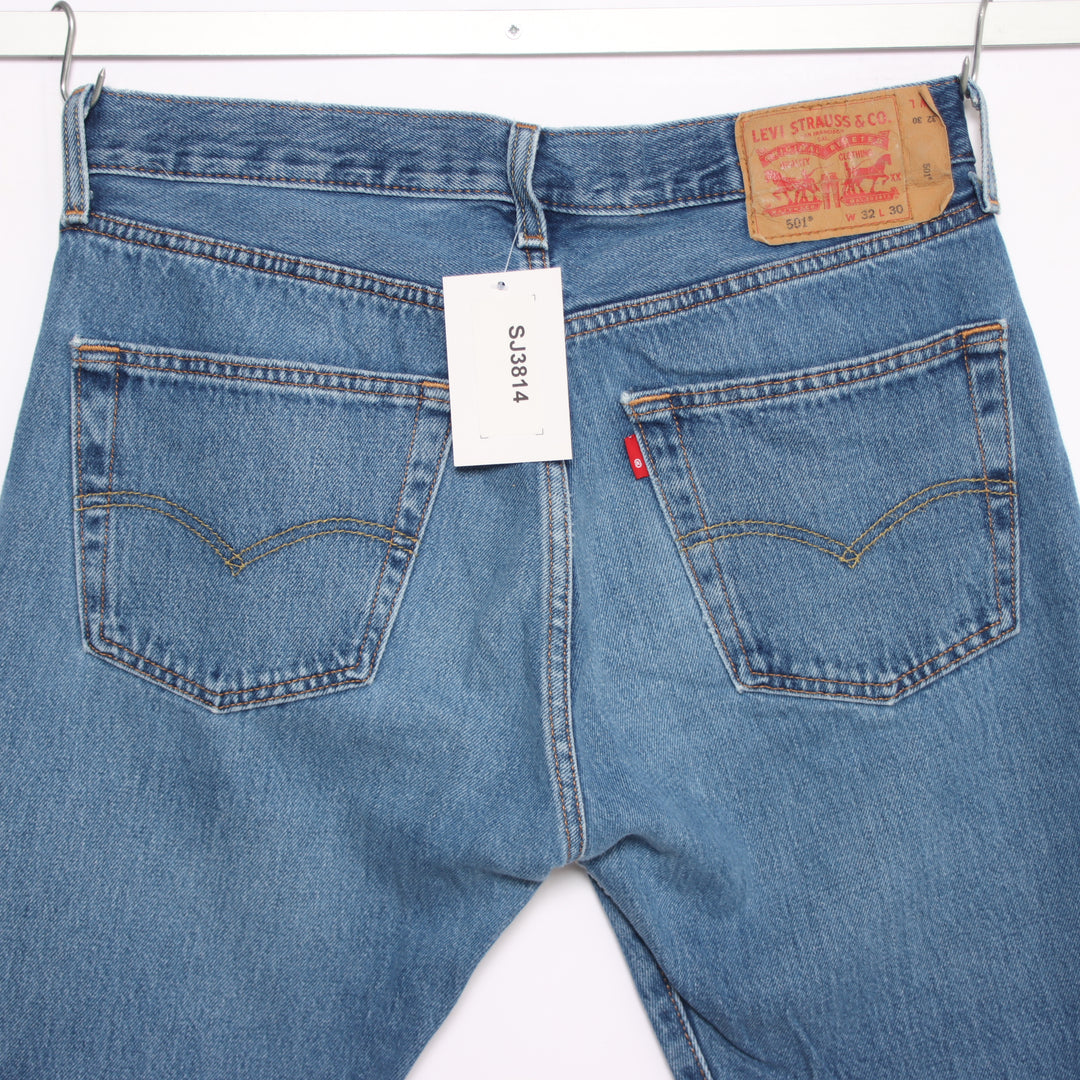 Levi's 501 regular fit W32 L30 jeans in denim unisex