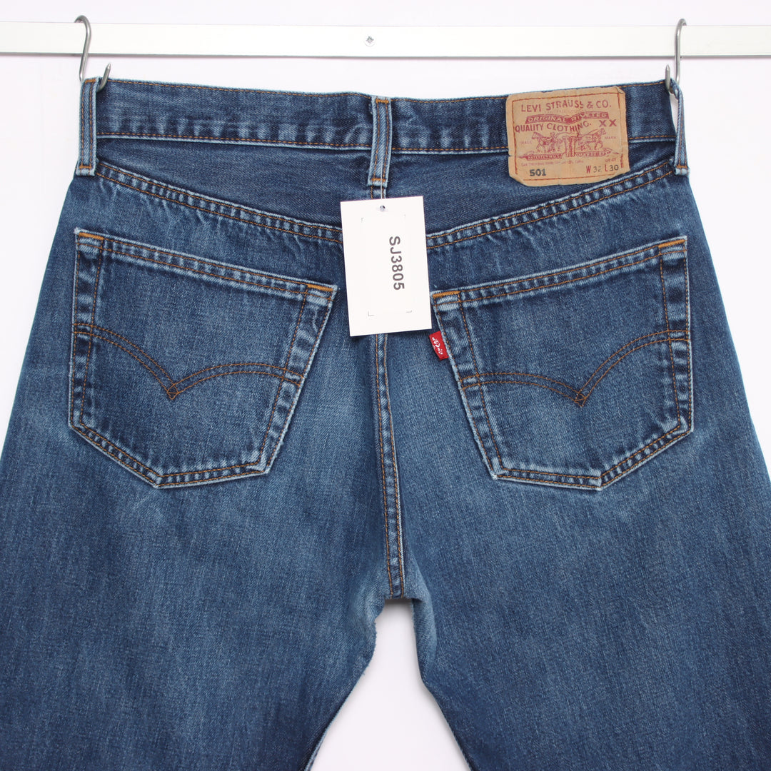 Levi's 501 regular fit W32 L30 jeans vintage in denim unisex