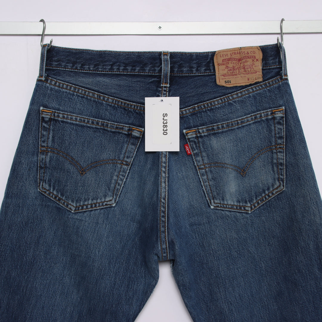 Levi's 501 regular fit W33 L34 jeans vintage in denim unisex