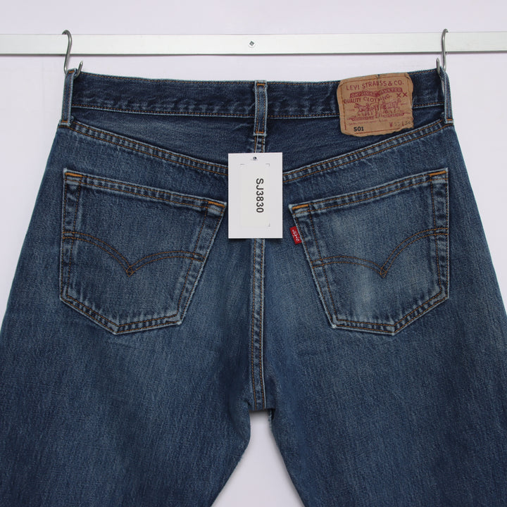 Levi's 501 regular fit W33 L34 jeans vintage in denim unisex