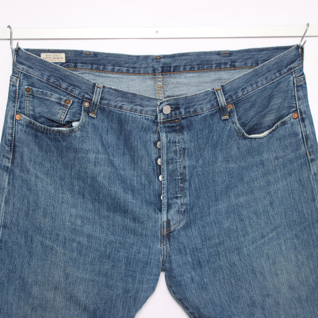 Levi's 501 regular fit W42 L34 jeans in denim da uomo