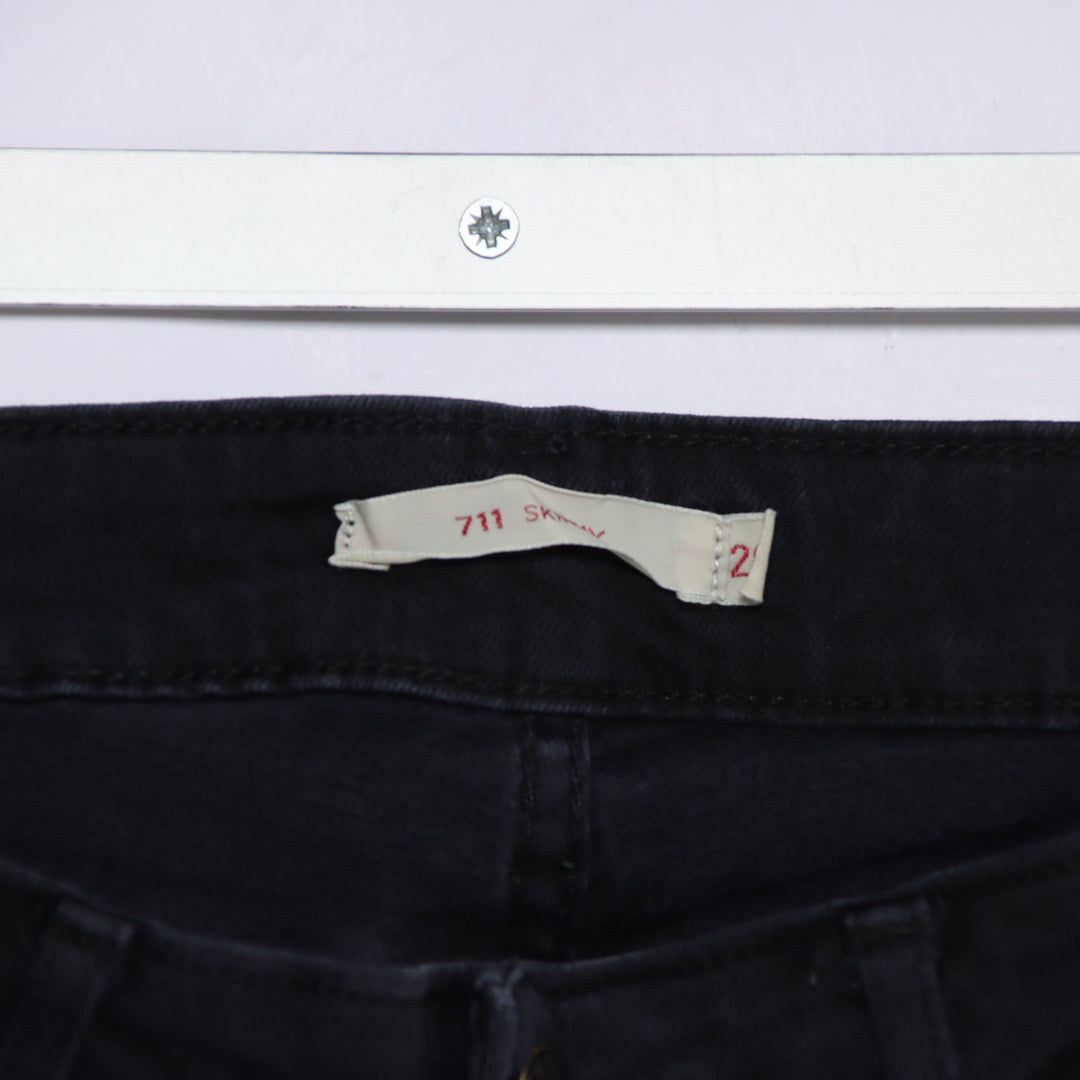 Levi's 711 skinny W28 L32 jeans in denim blu da donna