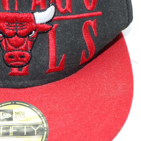 New Era Chicago Bulls cappello nero e rosso unisex