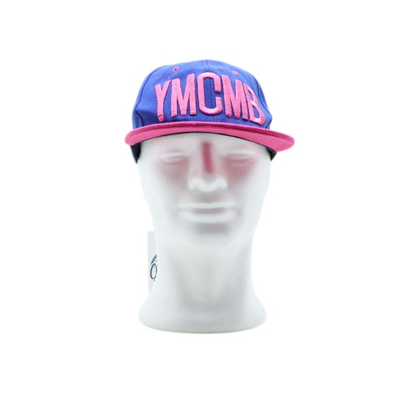 YMCMB cappello blu e fucsia unisex