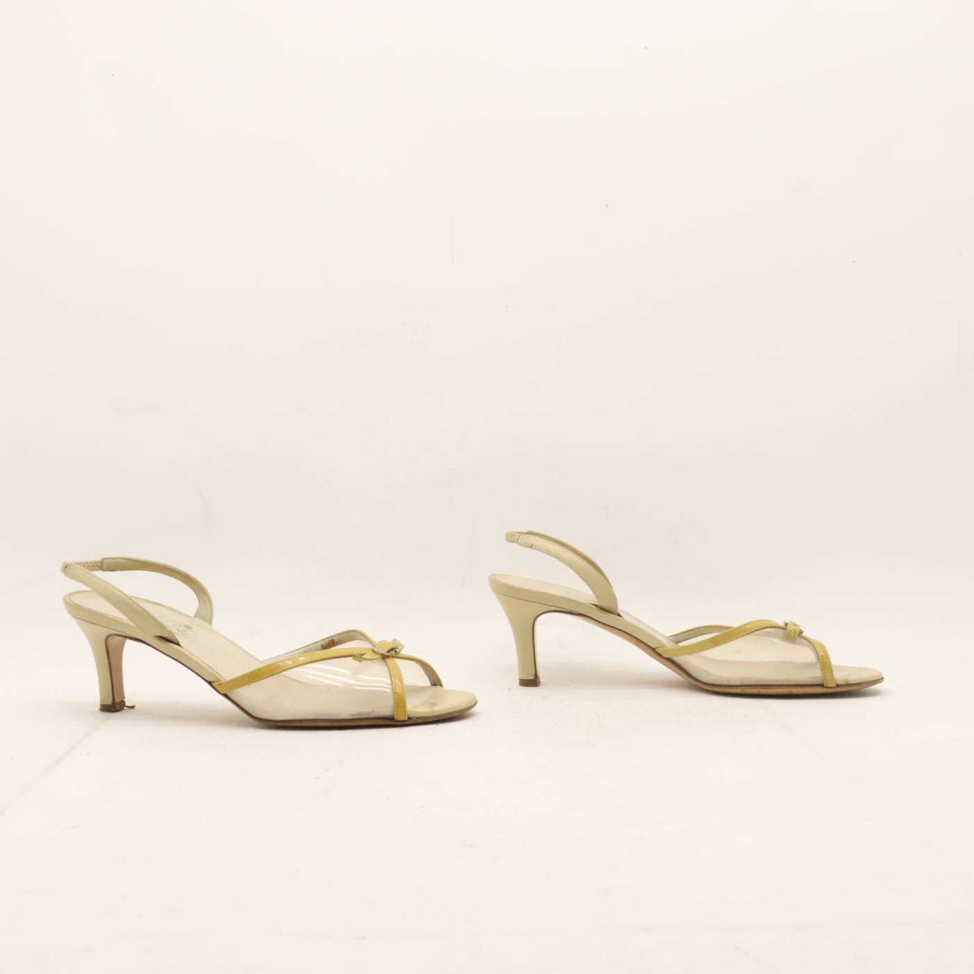 Salvatore Ferragamo Scarpa con Tacco Beige Taglia 8.5 Donna